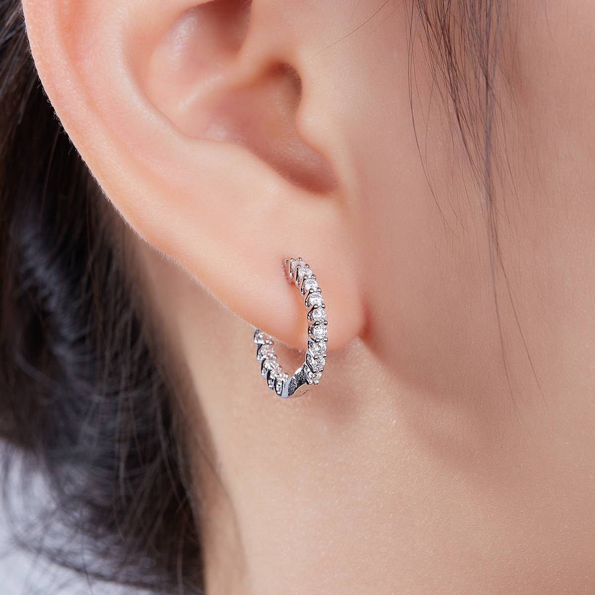 Single Row Half Earrings S925 Silver Moissanite Grade D 0.45CT